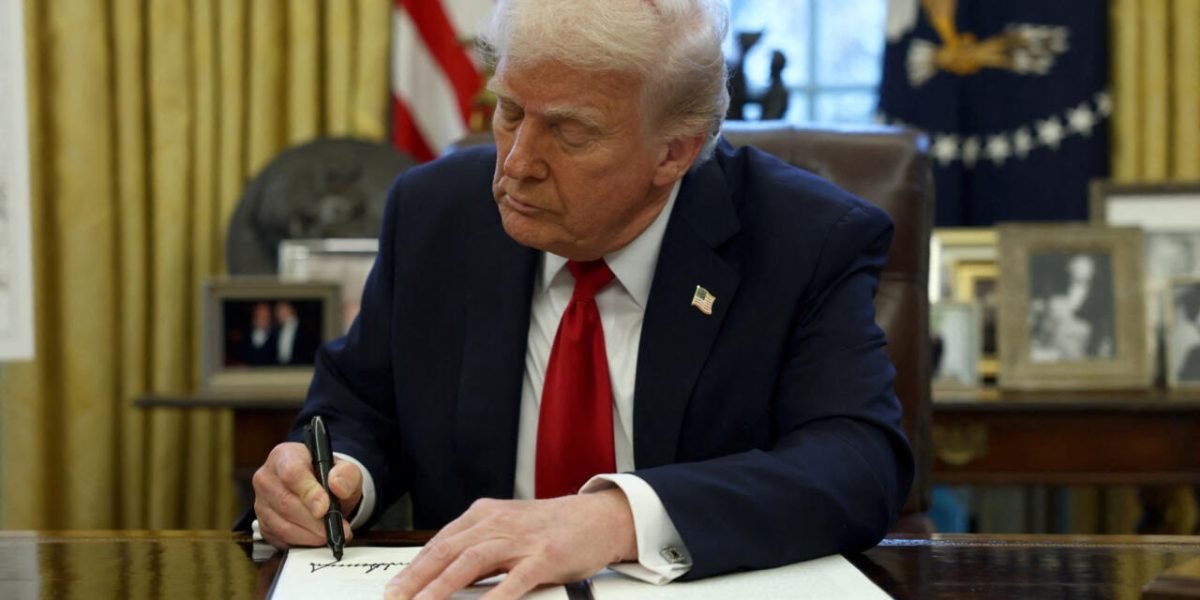 Trump desafía a la industria automotriz No me importa si suben precios