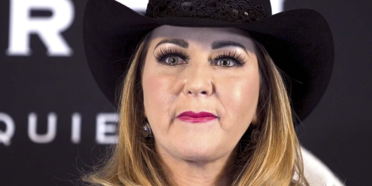 Alicia Villarreal enfrenta el dolor: la pérdida de su padre