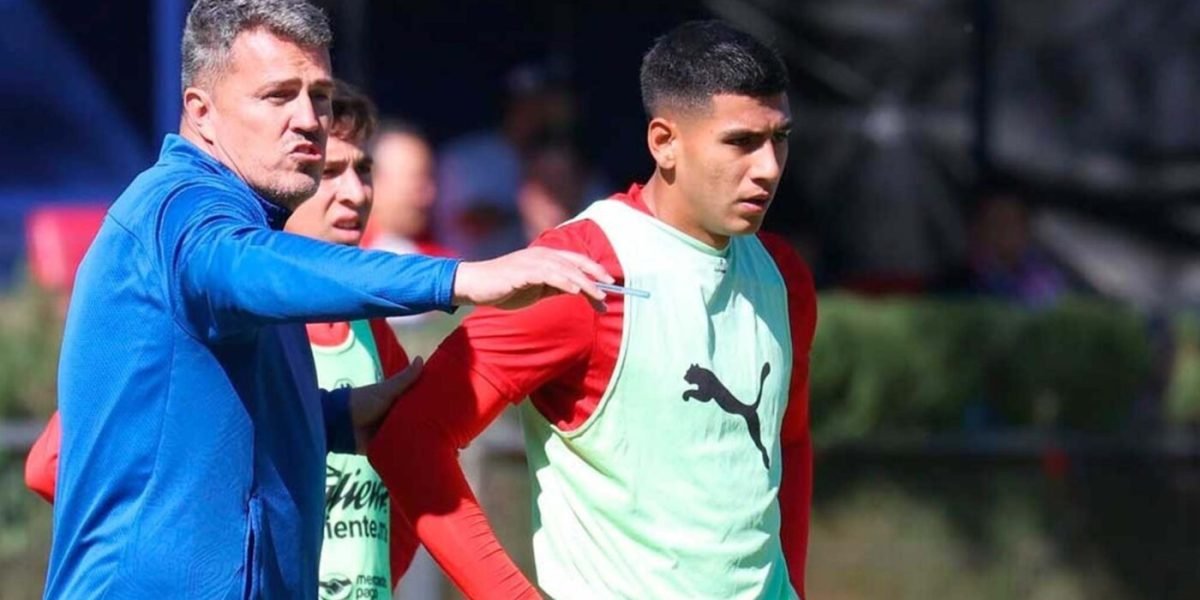 Óscar García exige millonario finiquito tras su abrupta salida de Chivas