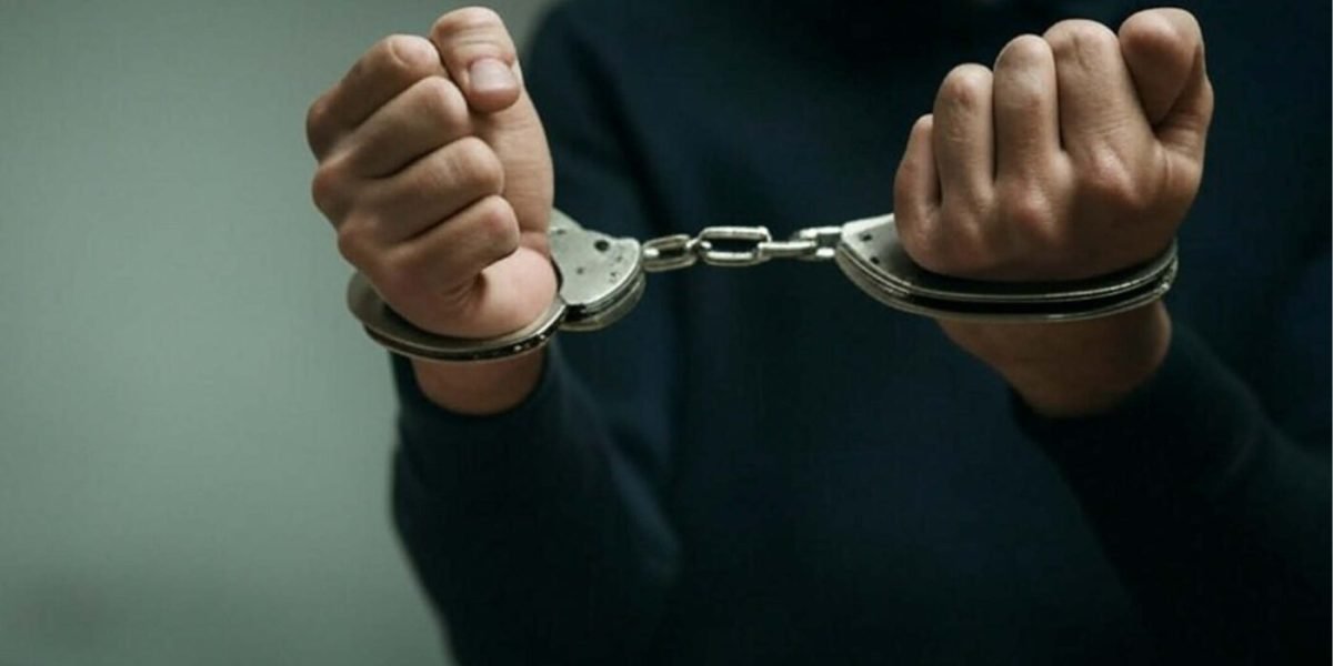 FGR detiene a tres exfuncionarios de Michoacán y crecen sospechas sobre Silvano Aureoles